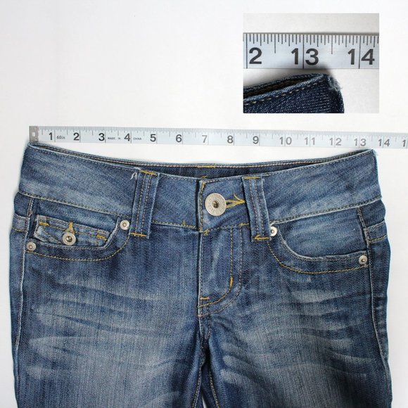 Women's Guess Denim Blue Jeans Size 24 Doheny With Minor Distressing - Picture 4 of 15